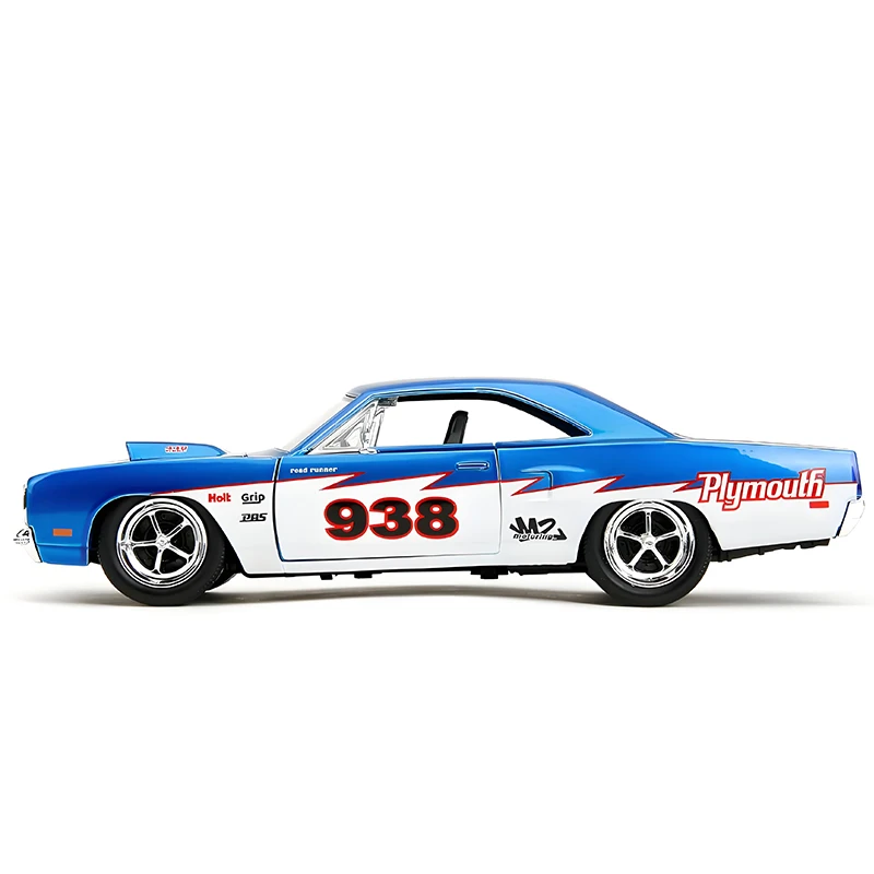 1970 Plymouth Road Runner Diecast Model 5 1970 Plymouth Road Runner Diecast Model - Image 5