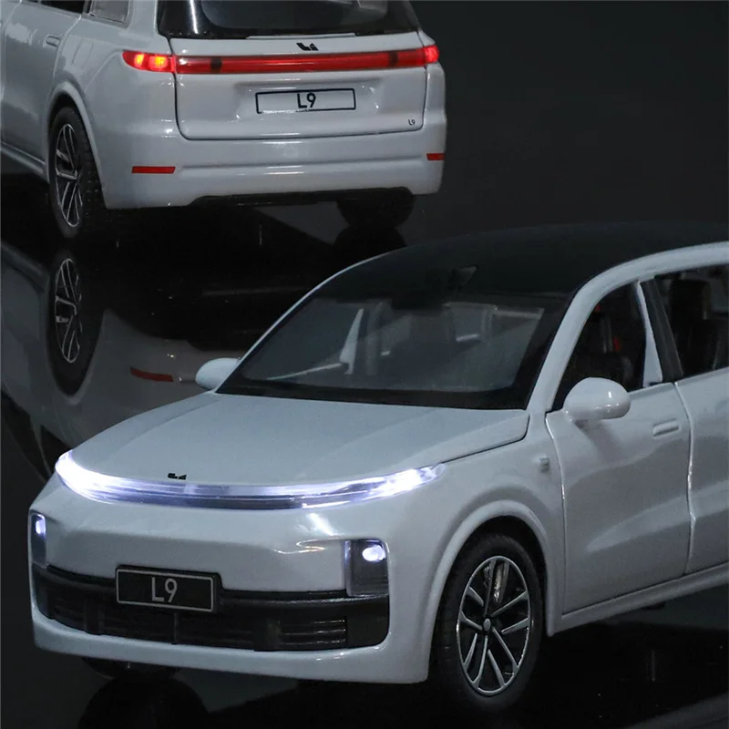 1:32 Scale Electric Vehicle Diecast Model 3 1:32 Scale Electric Vehicle Diecast Model - Image 3