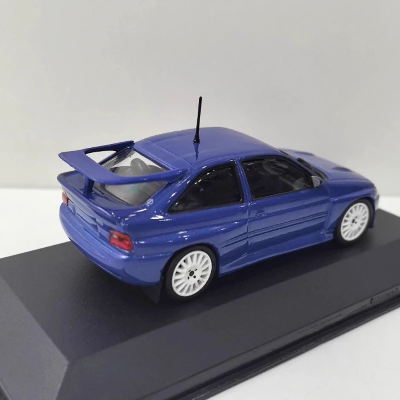 1992 Ford Escort RS 1:43 Diecast Model Blue 5 1992 Ford Escort RS 1:43 Diecast Model Blue - Image 5