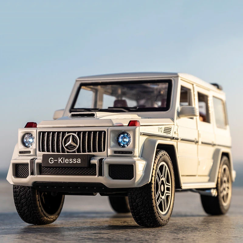 1:24 Alloy G63 Die-Cast Model with Lights 2 1:24 Alloy G63 Die-Cast Model with Lights - Image 2