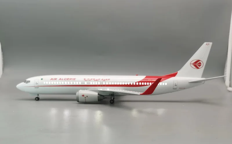 Air Algeria Boeing 737-800 Miniature Model 47cm 5 Air Algeria Boeing 737-800 Miniature Model 47cm - Image 5