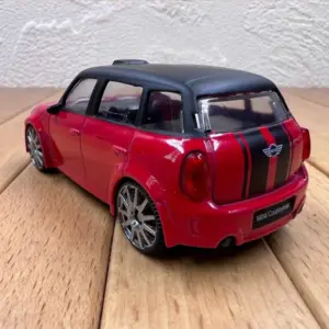 Red MINI Countryman 1:43 Diecast Model 8 S0748cac051d043029000cb9e50604d7bo
