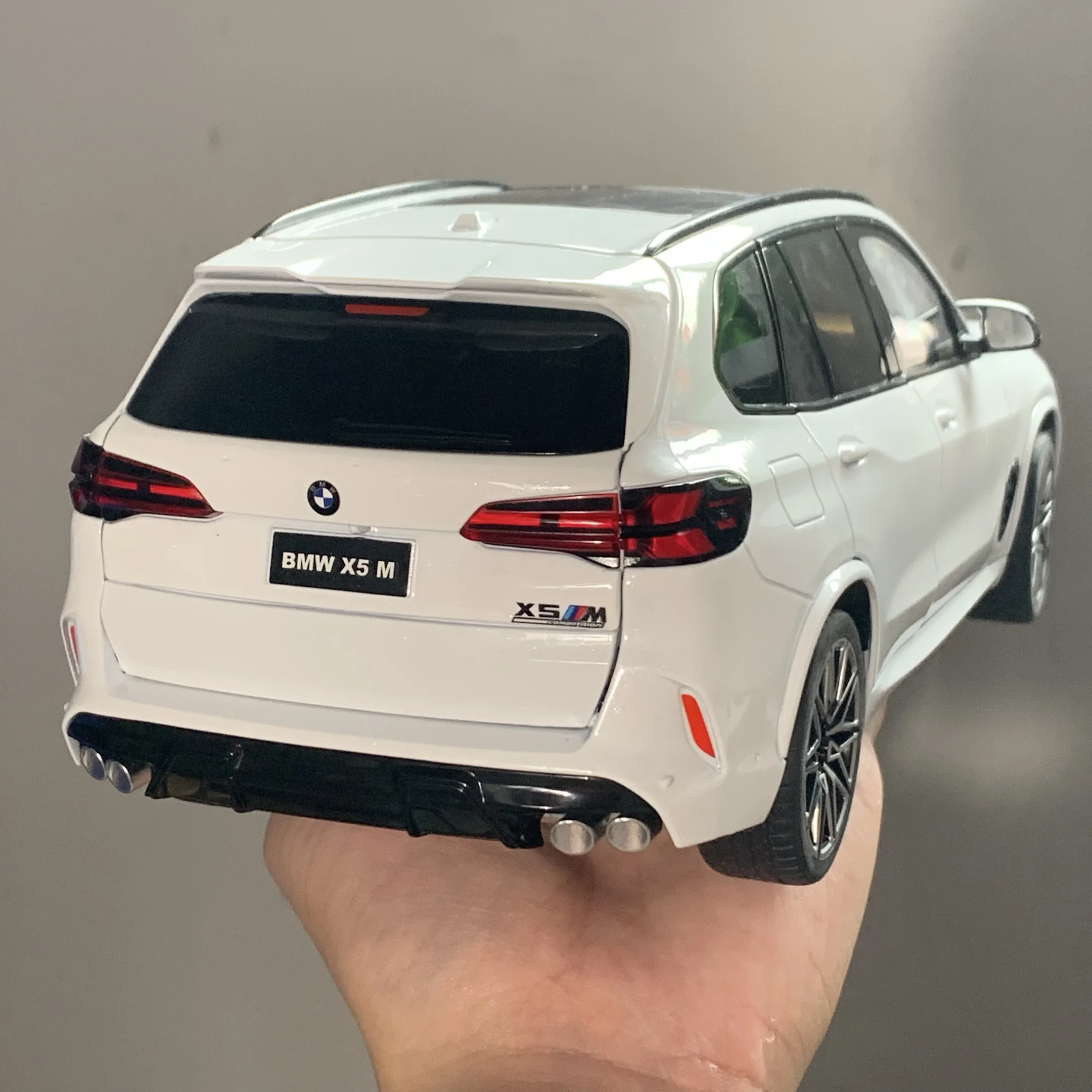 2025 BMW X5 M Competition Diecast Model 1:18 Scale 5 2025 BMW X5 M Competition Diecast Model 1:18 Scale - Image 5