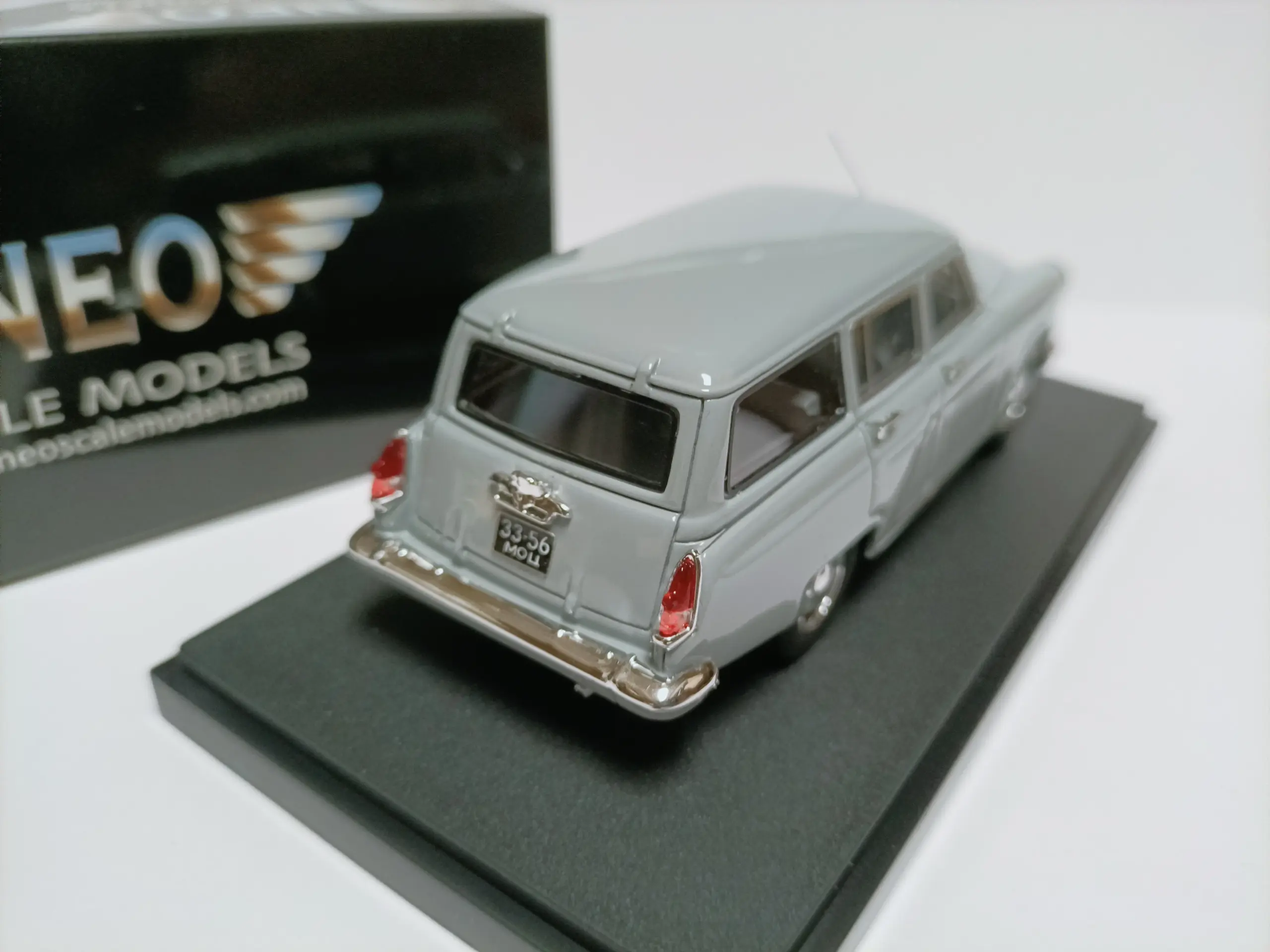 Soviet Gaz M22 Volga Wagon 1:43 Diecast Model 3 Soviet Gaz M22 Volga Wagon 1:43 Diecast Model - Image 3