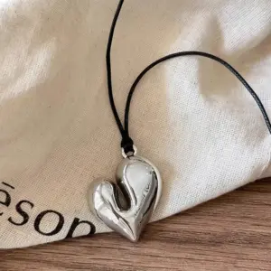 Irregular Heart Pendant Necklace for Women 16 S08308a98388f4e42bc75116d873d0f219