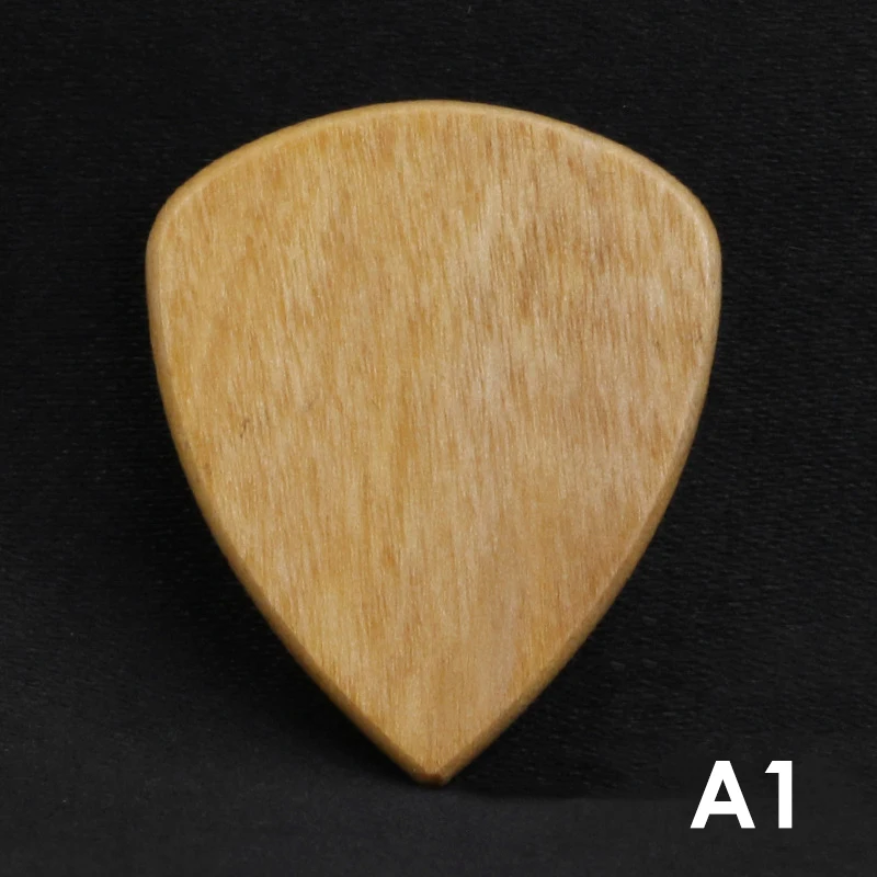 Handcrafted Wooden Heart-shaped Guitar Picks Set 10 Handcrafted Wooden Heart-shaped Guitar Picks Set - Image 10