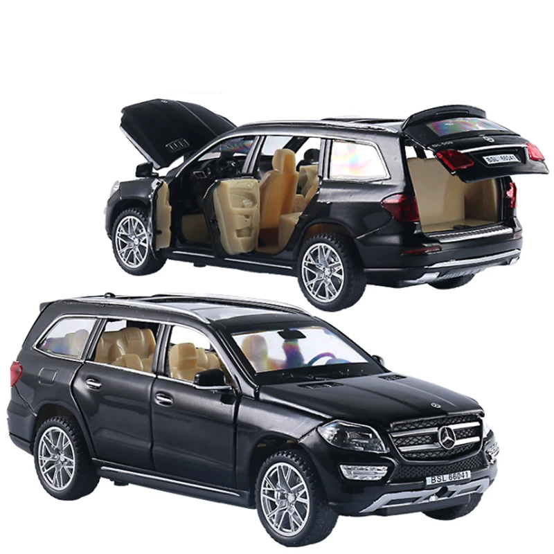 1:32 Scale Mercedes-Benz GL500 Diecast SUV Model 8 1:32 Scale Mercedes-Benz GL500 Diecast SUV Model - Image 8
