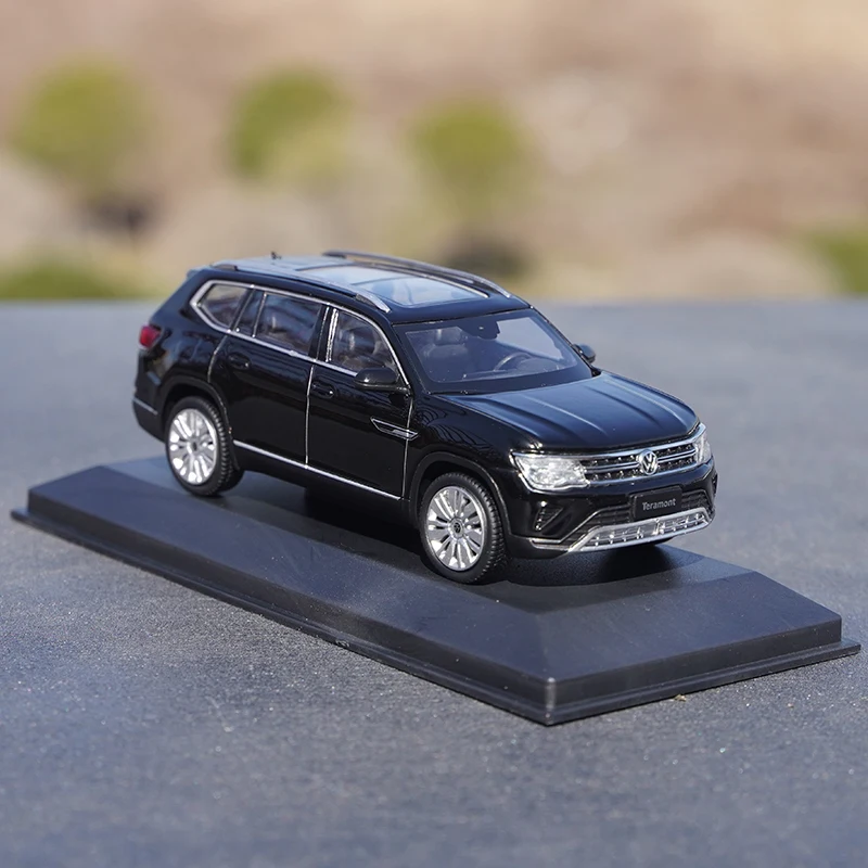 1:43 Scale Black Teramont SUV Model 4 1:43 Scale Black Teramont SUV Model - Image 4