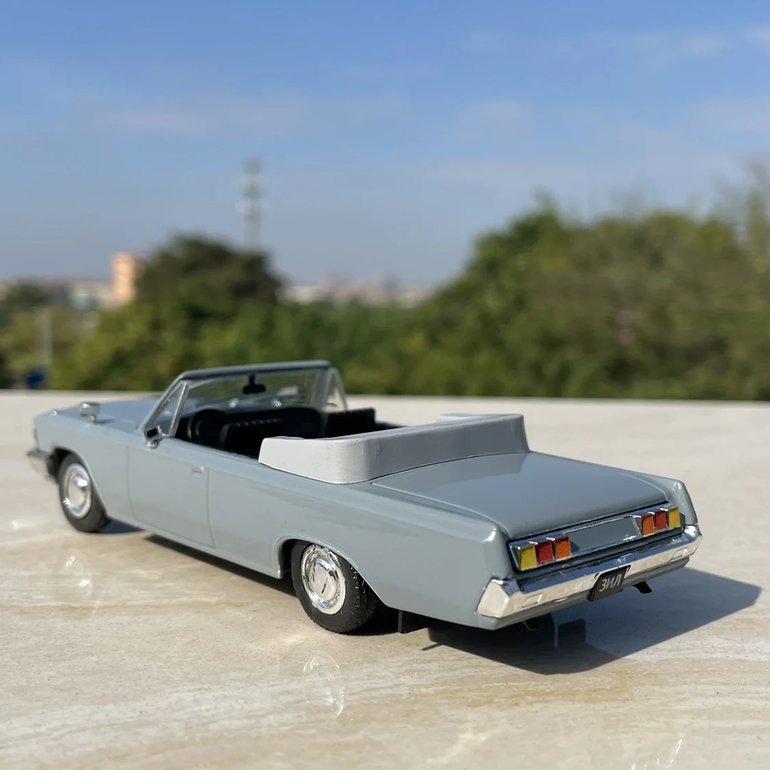 Vintage Soviet Zil Diecast Model 1:43 Scale 4 Vintage Soviet Zil Diecast Model 1:43 Scale - Image 4