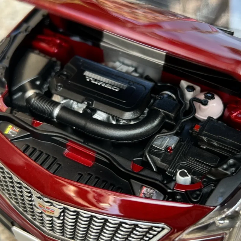 1:18 Scale Luxury Diecast SUV Model 3 1:18 Scale Luxury Diecast SUV Model - Image 3