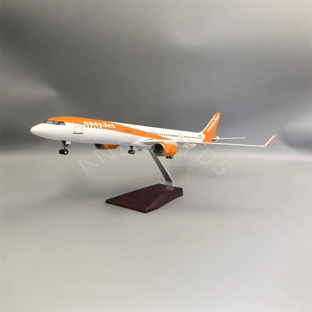 EasyJet Airbus A321 Diecast Model 47cm with LED Option 5 EasyJet Airbus A321 Diecast Model 47cm with LED Option - Image 5