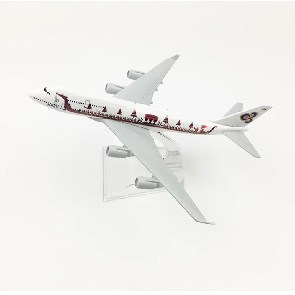 Thai Airways B747 Collectible Model, 16 cm 5 Thai Airways B747 Collectible Model, 16 cm - Image 5