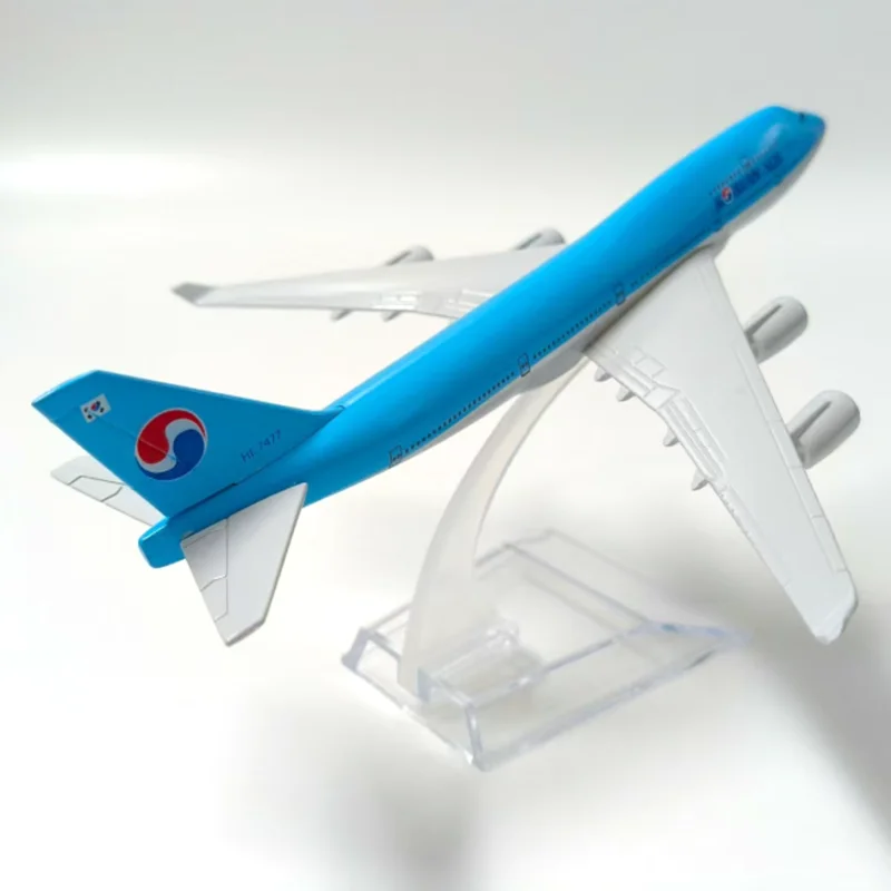 Boeing 747 Diecast Model 1/400 Scale 3 Boeing 747 Diecast Model 1/400 Scale - Image 3
