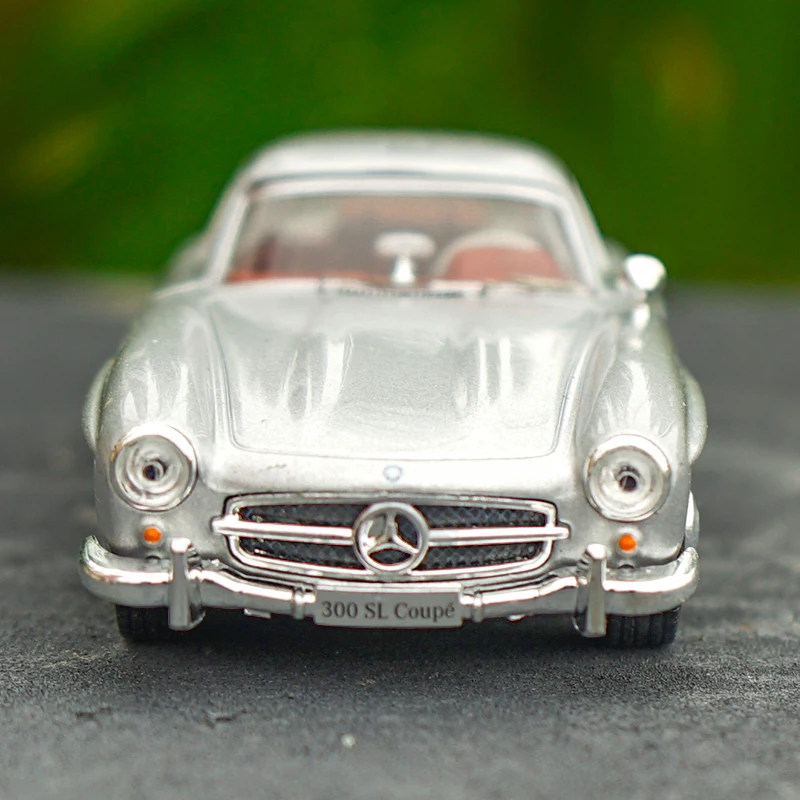 Mercedes-Benz 300 SL Coupe Model 1:43 Scale 2 Mercedes-Benz 300 SL Coupe Model 1:43 Scale - Image 2