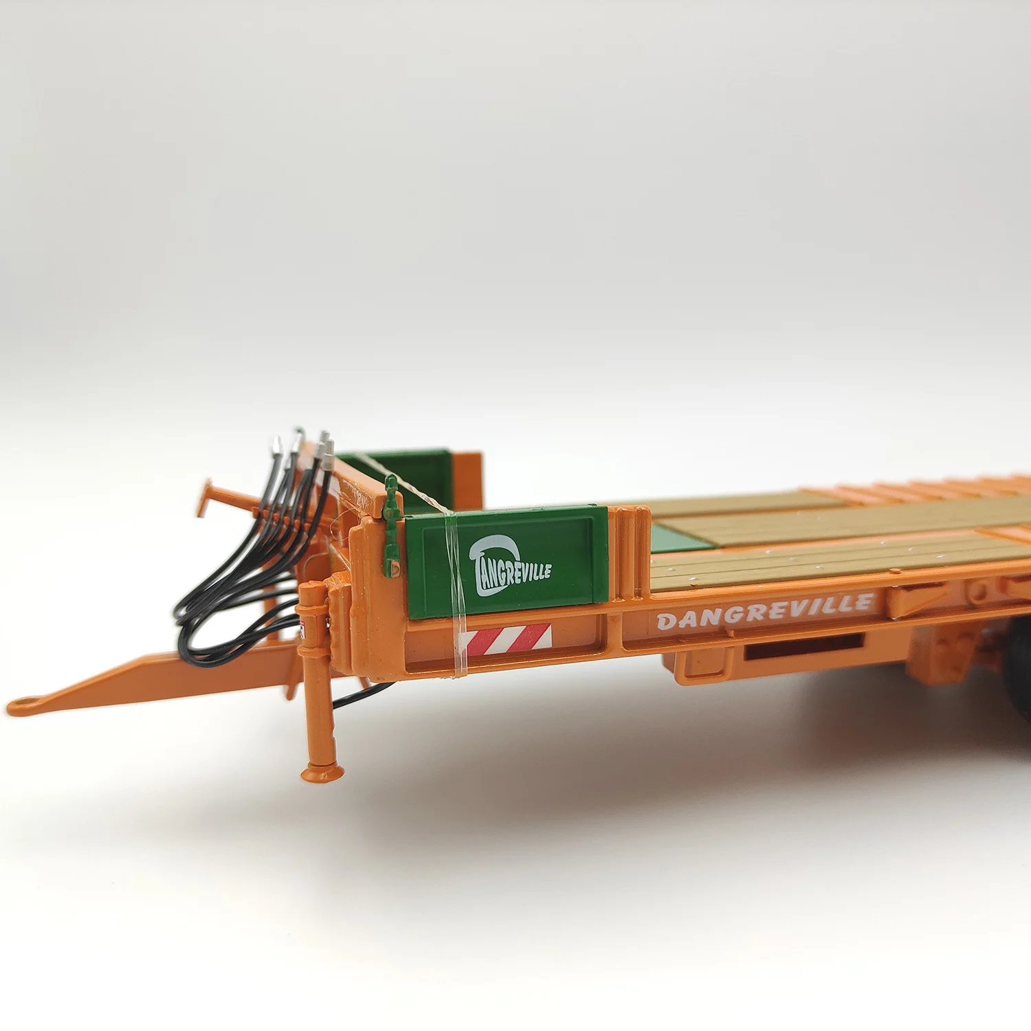 1:32 Scale UH Dangreville Trailer Model 2 1:32 Scale UH Dangreville Trailer Model - Image 2