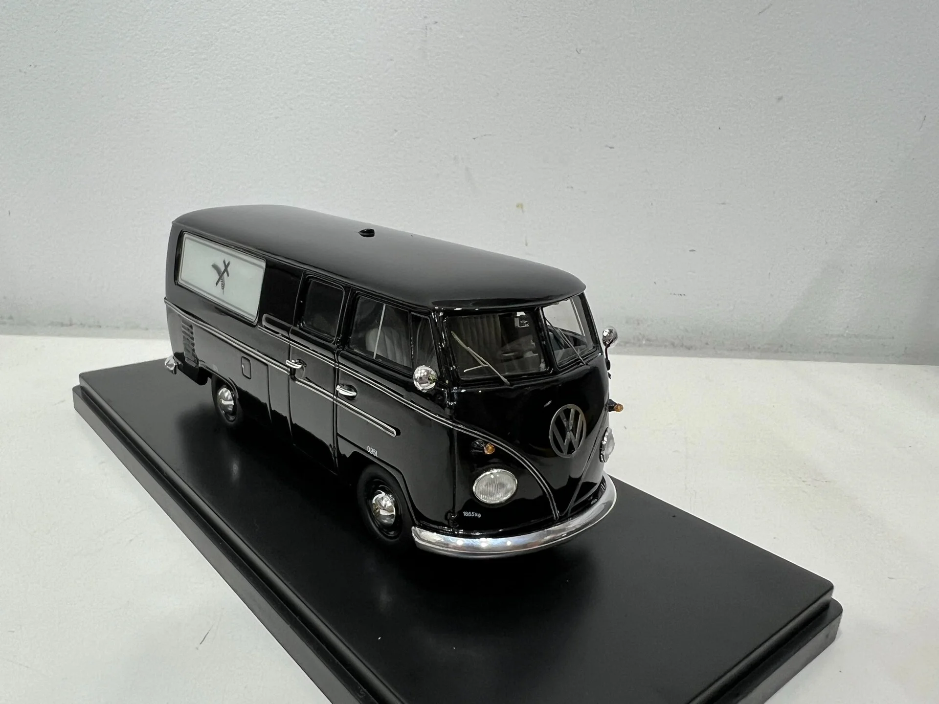 Vintage VW T1 Bus Model 1/43 Resin Collectible 5 Vintage VW T1 Bus Model 1/43 Resin Collectible - Image 5