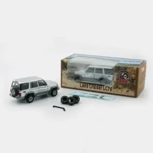 Detailed 1:64 Land Cruiser LC76 Diecast Model 6 S0e16a2941107401b955f5ca5fad1a587p