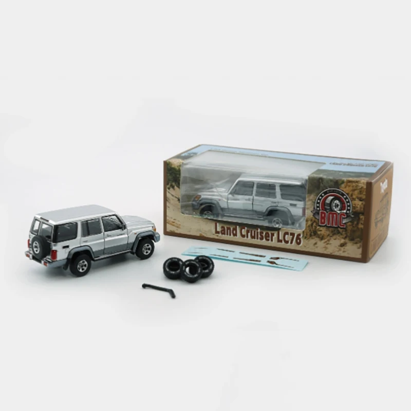 Detailed 1:64 Land Cruiser LC76 Diecast Model 3 Detailed 1:64 Land Cruiser LC76 Diecast Model - Image 3