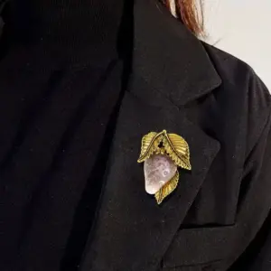 Strawberry Brooch by Drip Oil in Red or Bronze 10 S0e68657d8b764c5b904f26fc02632cf84