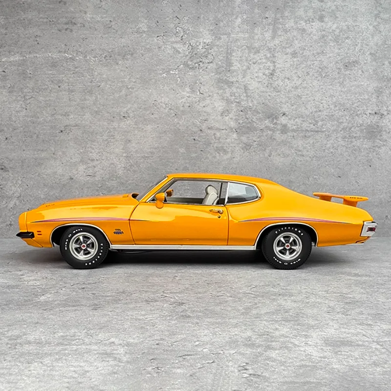 1971 GTO Judge Model Diecast 1:18 Yellow 2 1971 GTO Judge Model Diecast 1:18 Yellow - Image 2