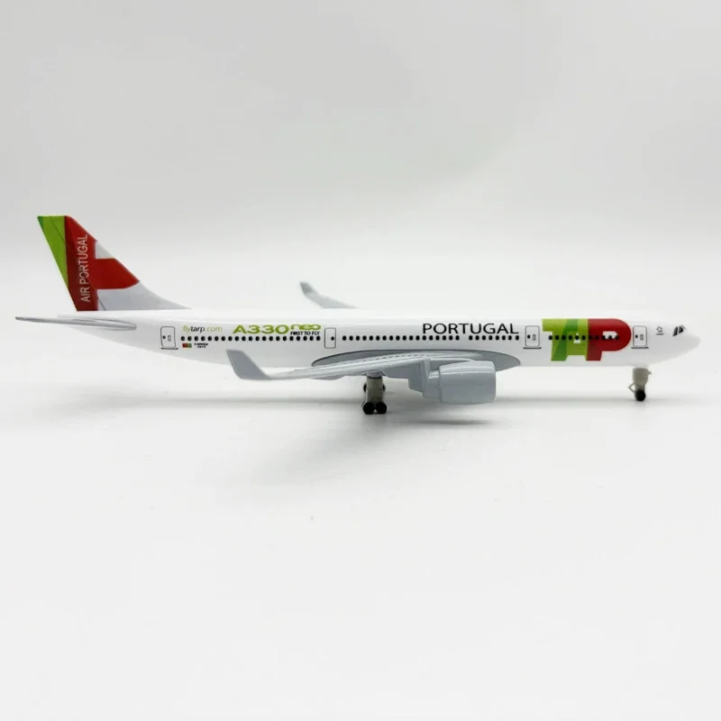 Portugal Airlines Airbus A330 Model 20cm 3 Portugal Airlines Airbus A330 Model 20cm - Image 3