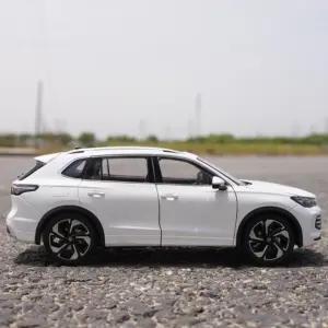 2025 VW Tiguan L PRO 1:18 Diecast Model 13 S0eaca41d239b4ea68a760d267b12963bf