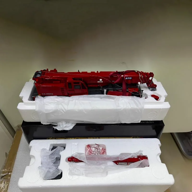 KATO 1:50 KA-1300R Crane Model 5 KATO 1:50 KA-1300R Crane Model - Image 5