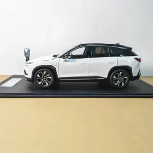 White NIO ES6 SUV 1:18 Scale Model Collection 7 S109f2cb5efc34609b1bda37f3dc01f6av
