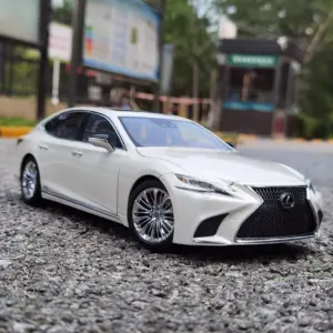 Lexus LS500h 1:18 Scale Model Car 13 S10c6b00da44b42f588b004e74c626ce1k