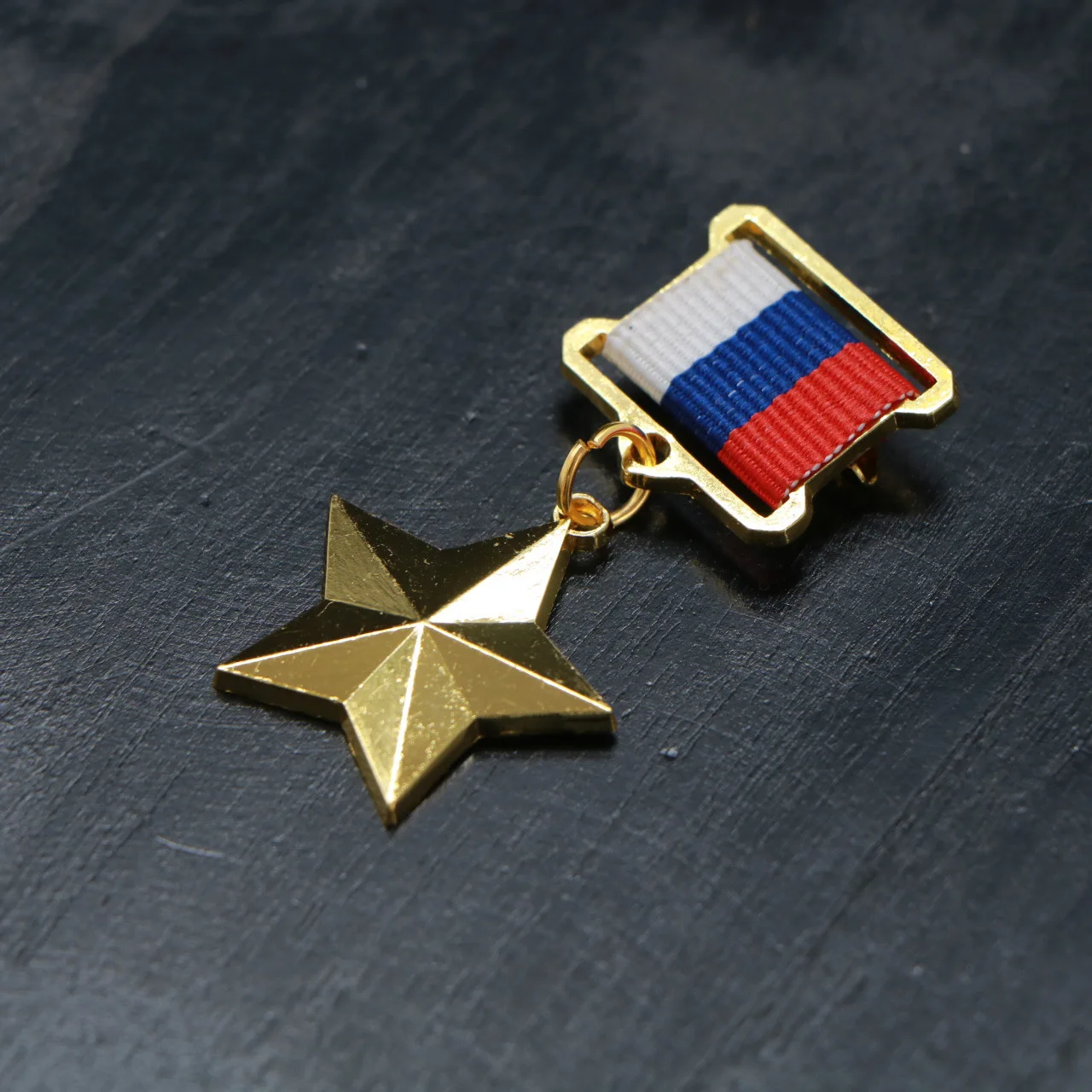 Soviet-Inspired Patriotic Medal 6x3cm 8 Soviet-Inspired Patriotic Medal 6x3cm - Image 8