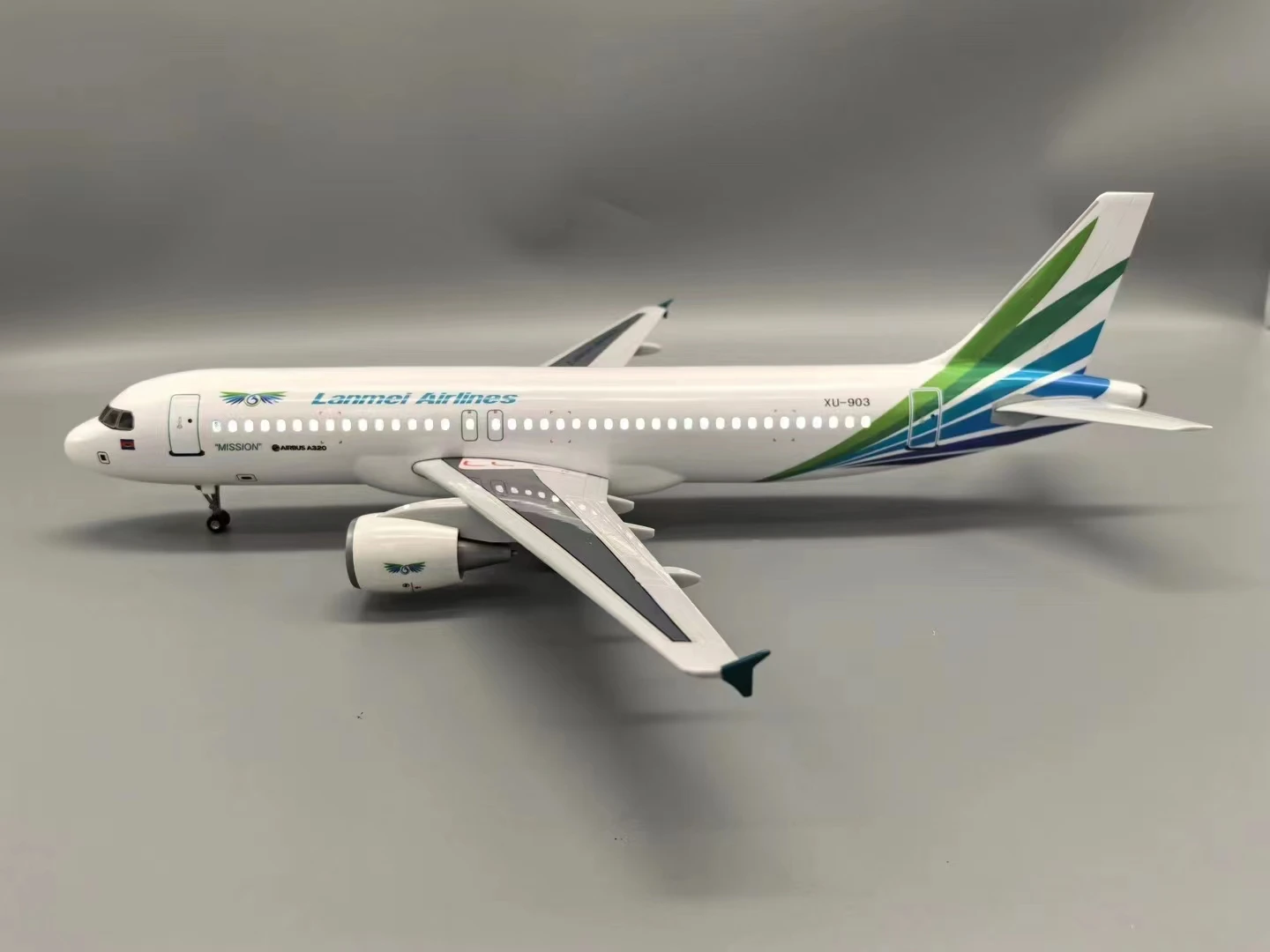 A320 Resin Aircraft Model with LED Option 4 A320 Resin Aircraft Model with LED Option - Image 4