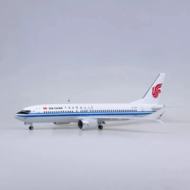 Detailed Boeing 737 Model with LED Lighting 2 Detailed Boeing 737 Model with LED Lighting - Image 2