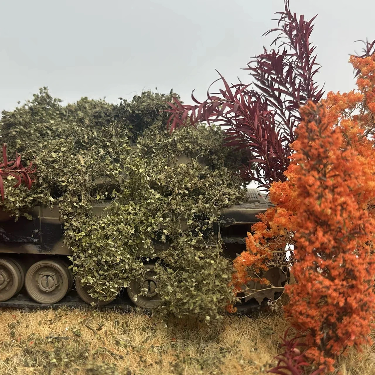 Miniature Resin Vine and Flower Model for Dioramas 5 Miniature Resin Vine and Flower Model for Dioramas - Image 5