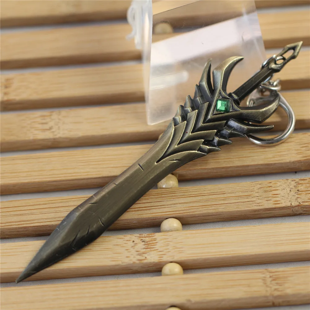 Vintage League of Legends Aatrox Keychain 2 Vintage League of Legends Aatrox Keychain - Image 2