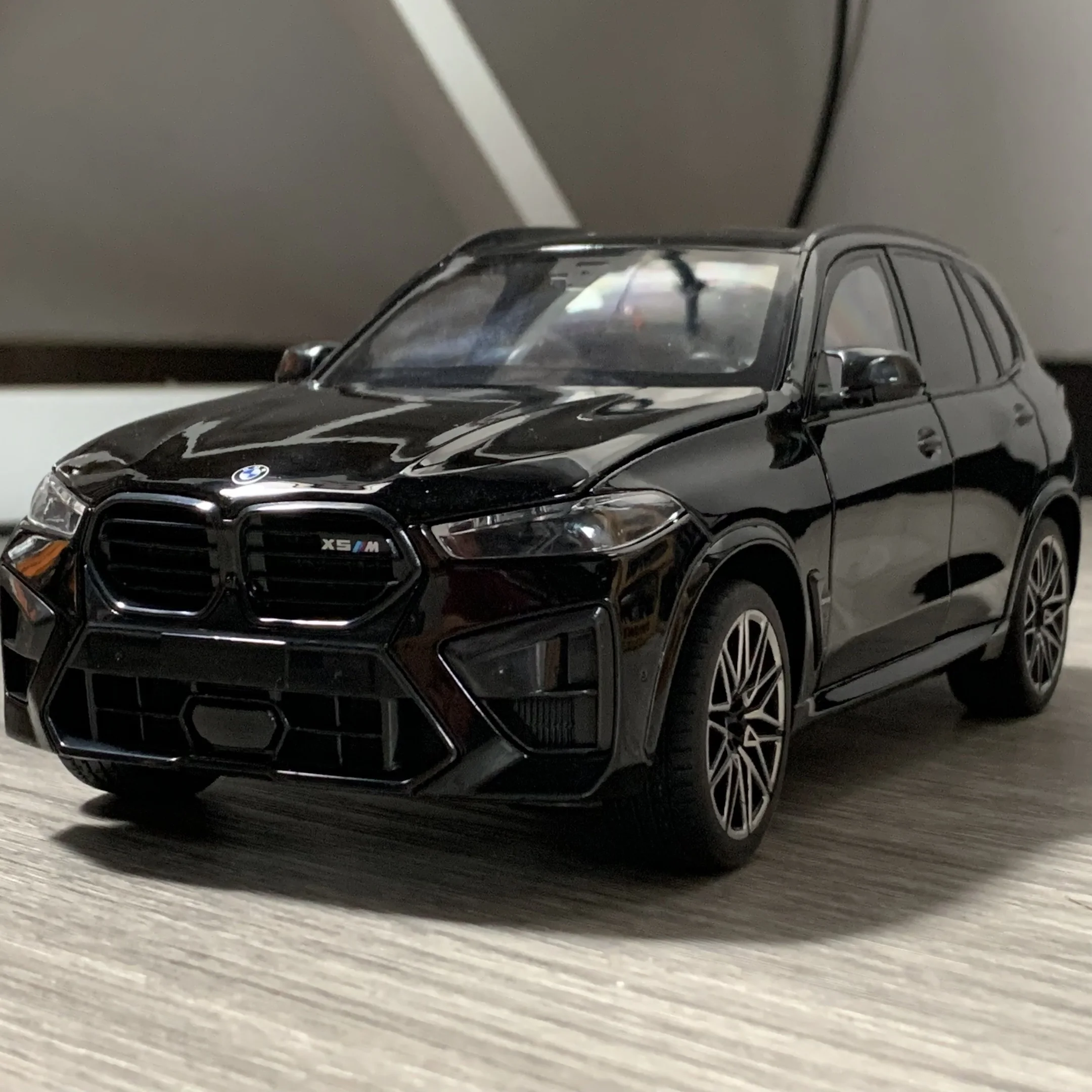 2025 BMW X5 M Competition Diecast Model 1:18 Scale 3 2025 BMW X5 M Competition Diecast Model 1:18 Scale - Image 3