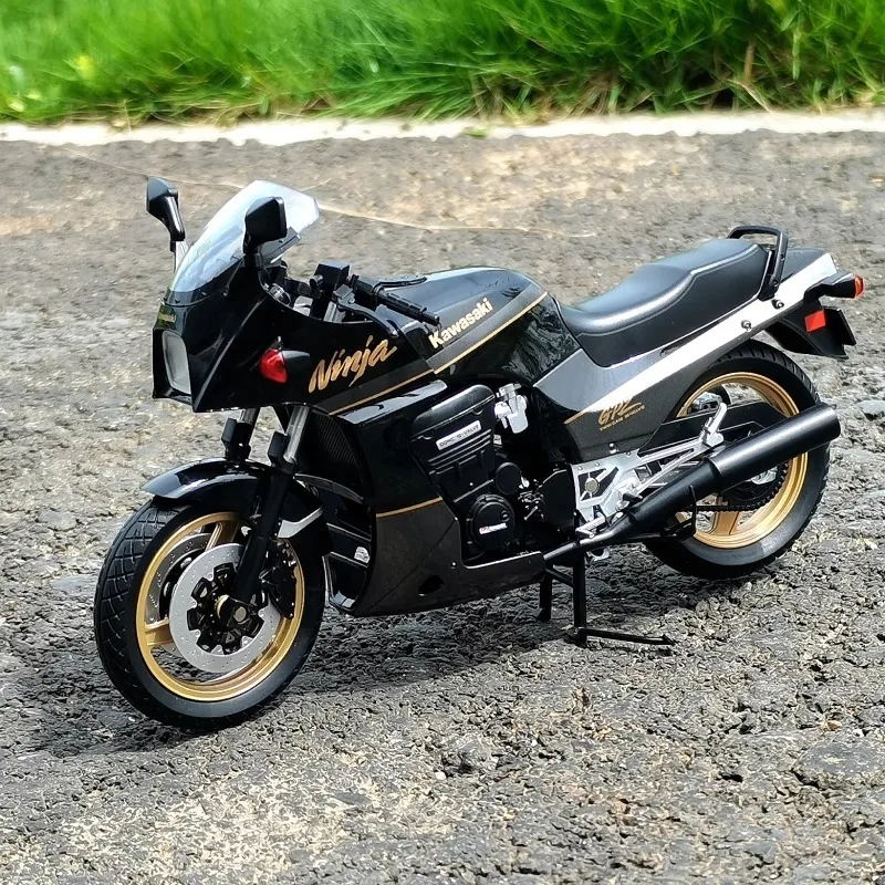 1/12 Kawasaki Ninja GPz900R Diecast Model 4 1/12 Kawasaki Ninja GPz900R Diecast Model - Image 4