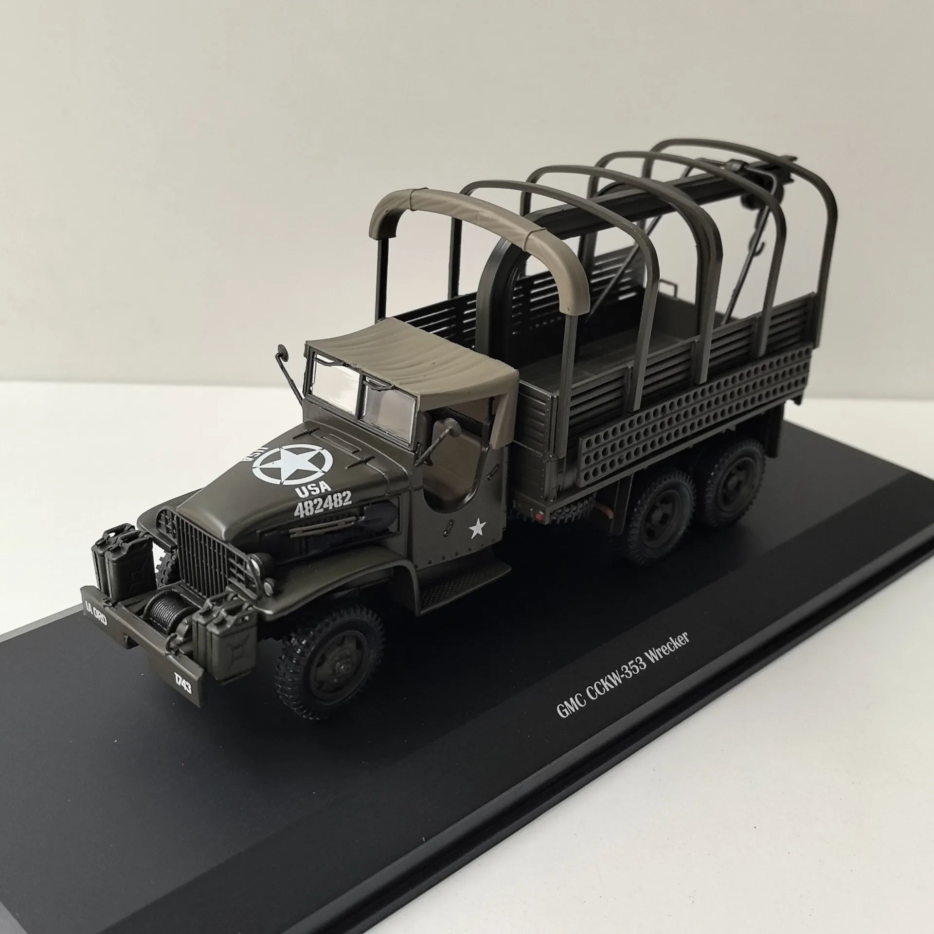 Vintage Military GMC CCKW 353 Wrecker Model 3 Vintage Military GMC CCKW 353 Wrecker Model - Image 3