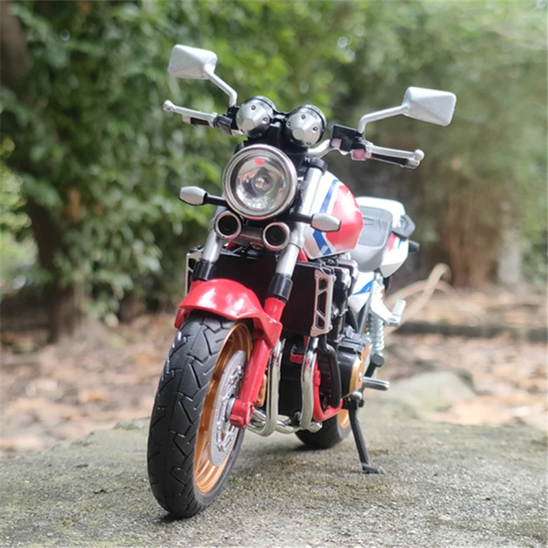1/12 Scale Honda CB1300SF Alloy Motorcycle Model 2 1/12 Scale Honda CB1300SF Alloy Motorcycle Model - Image 2