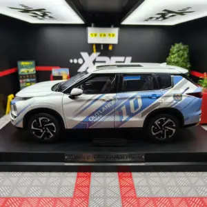 White 1:18 Mitsubishi Outlander Diecast Model 7 S16f391ad4774436792127676d308d78aU