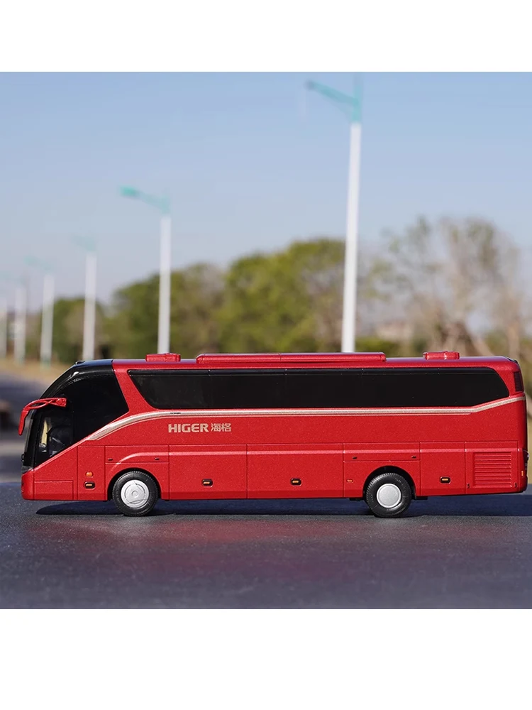 Higer Hagrid Bus 1:42 Diecast Model 3 Higer Hagrid Bus 1:42 Diecast Model - Image 3