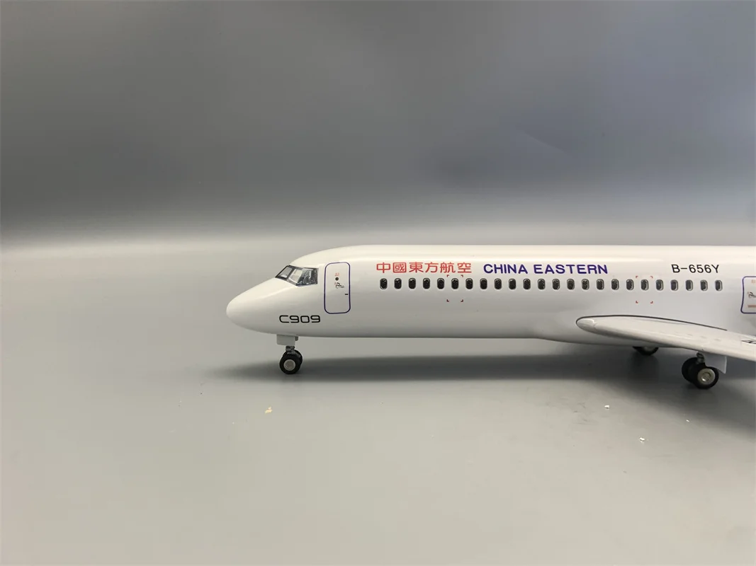 Resin Aircraft Model 34 cm with LED Options 6 Resin Aircraft Model 34 cm with LED Options - Image 6