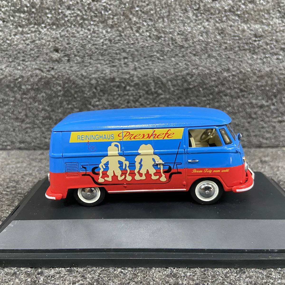 Vintage Volkswagen Bus T1 1:43 Diecast Model 2 Vintage Volkswagen Bus T1 1:43 Diecast Model - Image 2