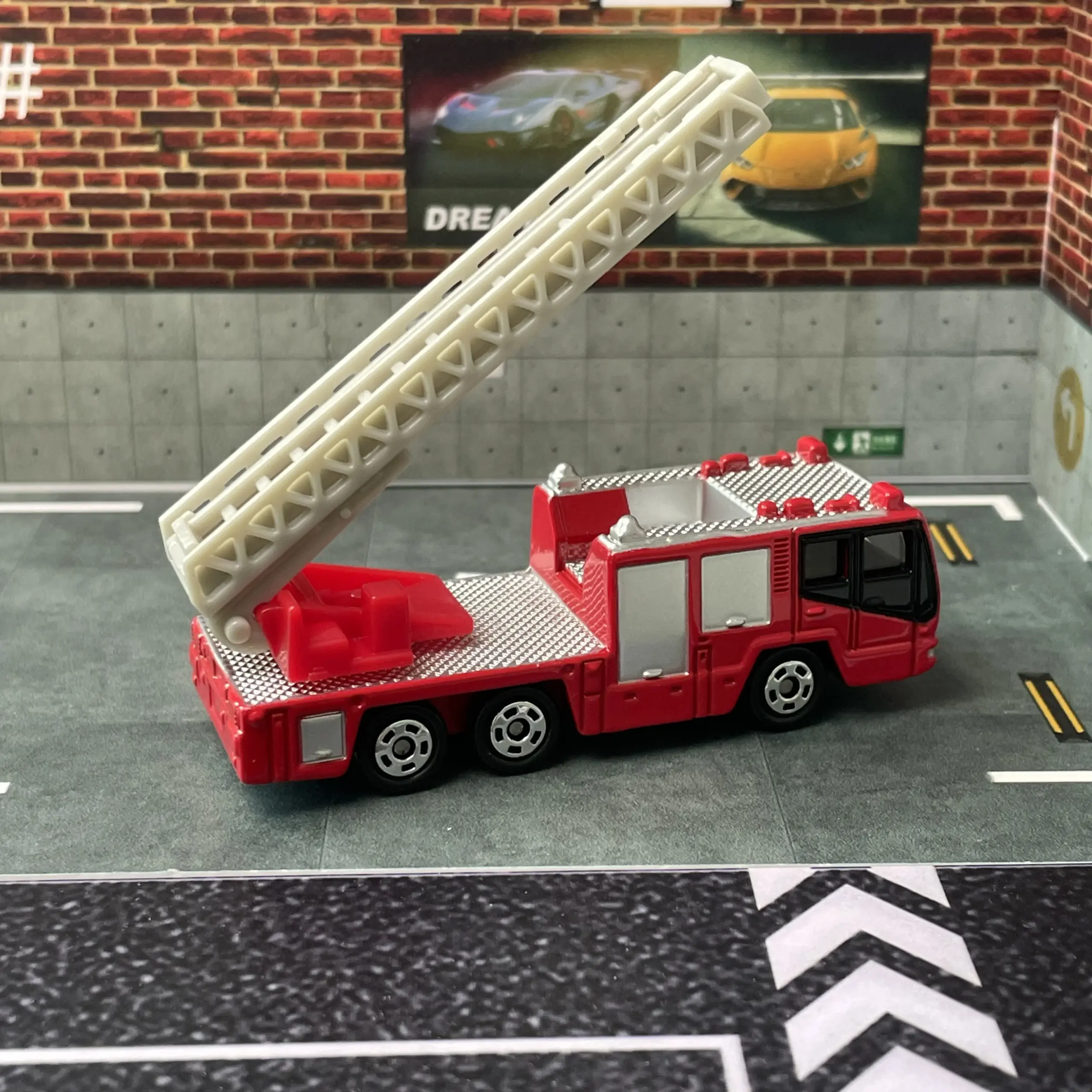 Takara Tomy Fire Truck Diecast Model 1:64 Scale 5 Takara Tomy Fire Truck Diecast Model 1:64 Scale - Image 5