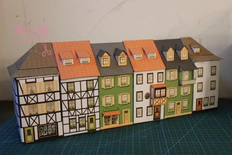 German Row House 1/87 Paper Model Kit 2 German Row House 1/87 Paper Model Kit - Image 2