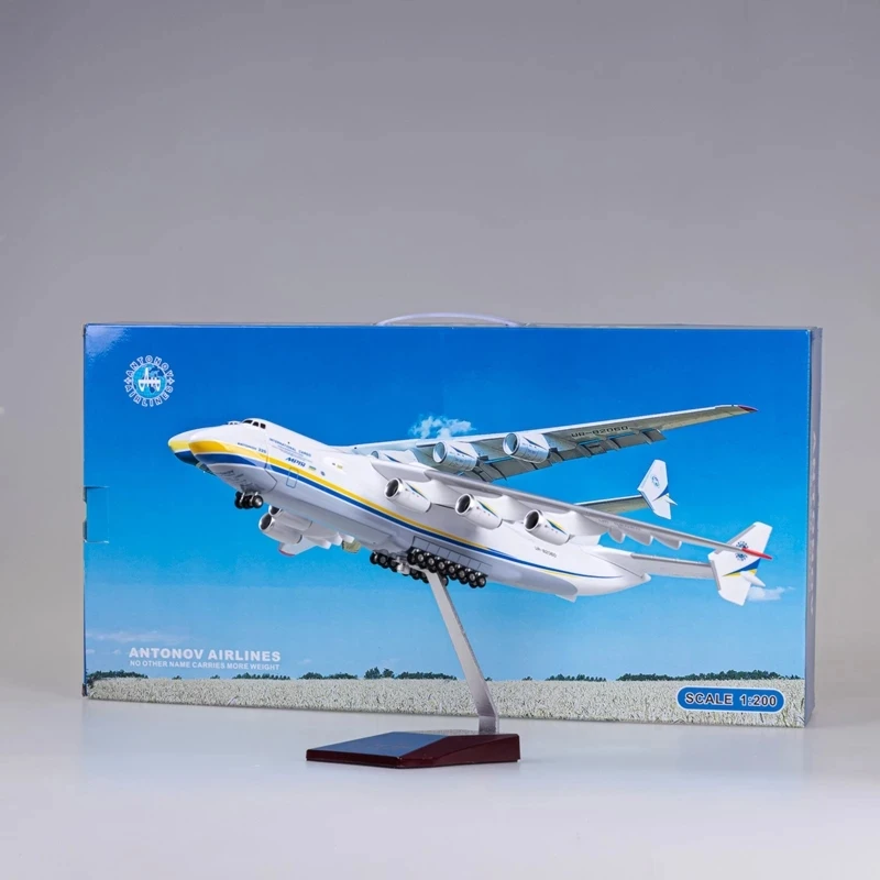 Antonov AN-225 Mriya 1:200 Scale Model 7 Antonov AN-225 Mriya 1:200 Scale Model - Image 7