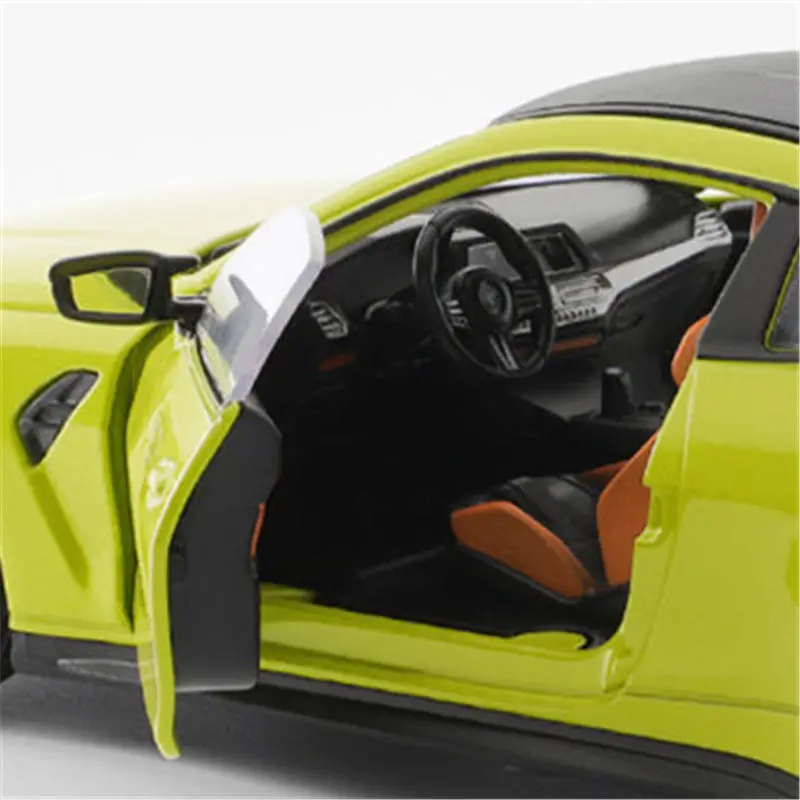 Vibrant Yellow BMW M4 G82 Diecast Model 5 Vibrant Yellow BMW M4 G82 Diecast Model - Image 5