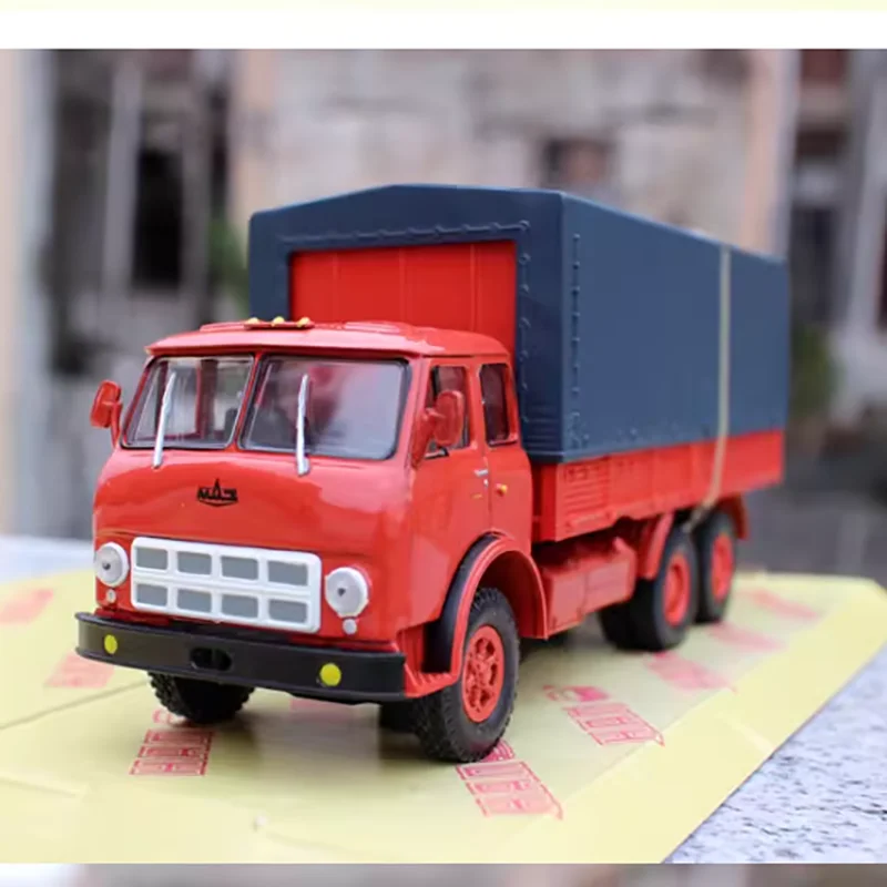 1:43 Scale MAZ-516A Transport Model Vehicle 6 1:43 Scale MAZ-516A Transport Model Vehicle - Image 6