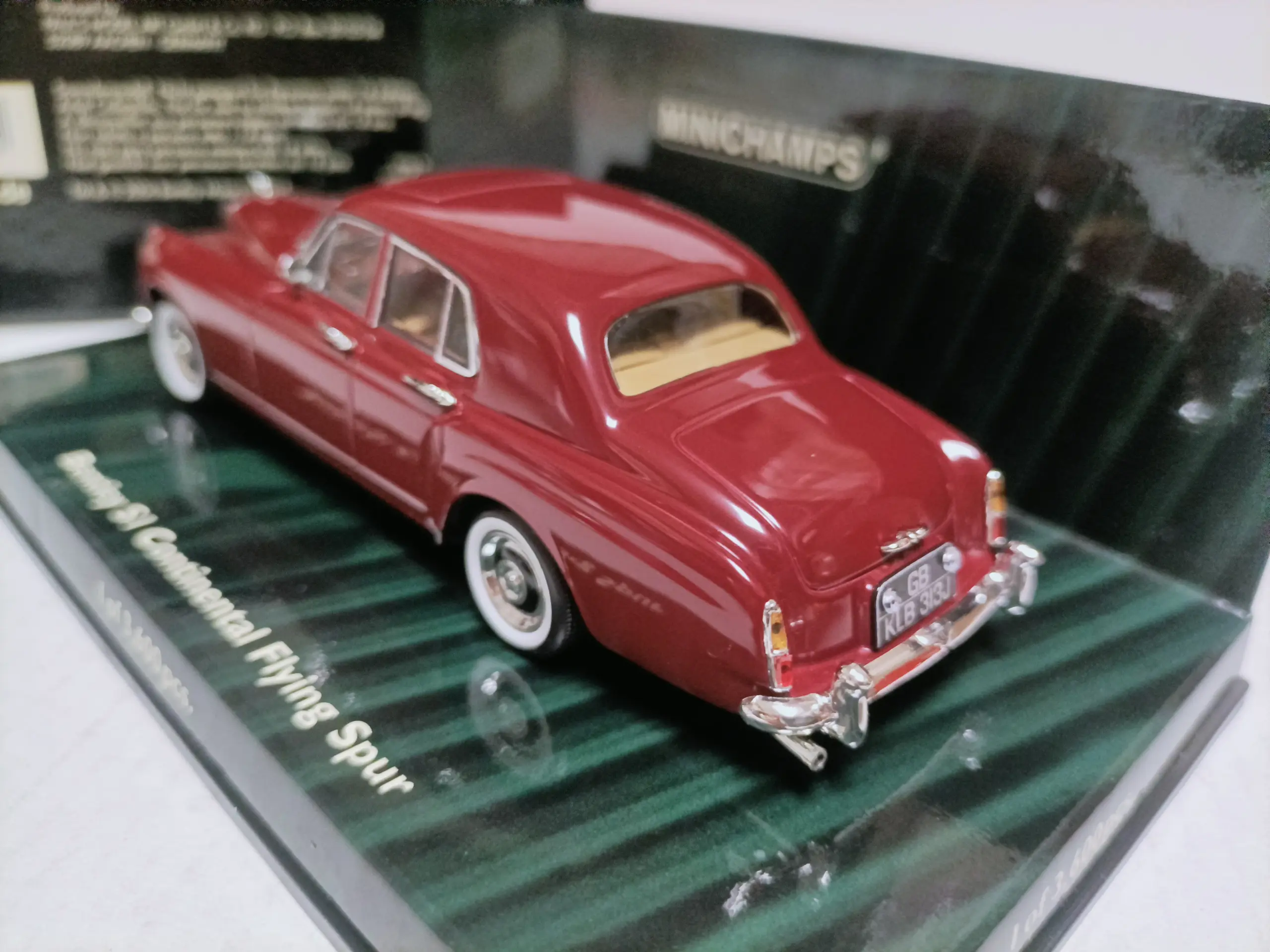 1955 Bentley S1 Flying Spur Diecast Model in White 3 1955 Bentley S1 Flying Spur Diecast Model in White - Image 3
