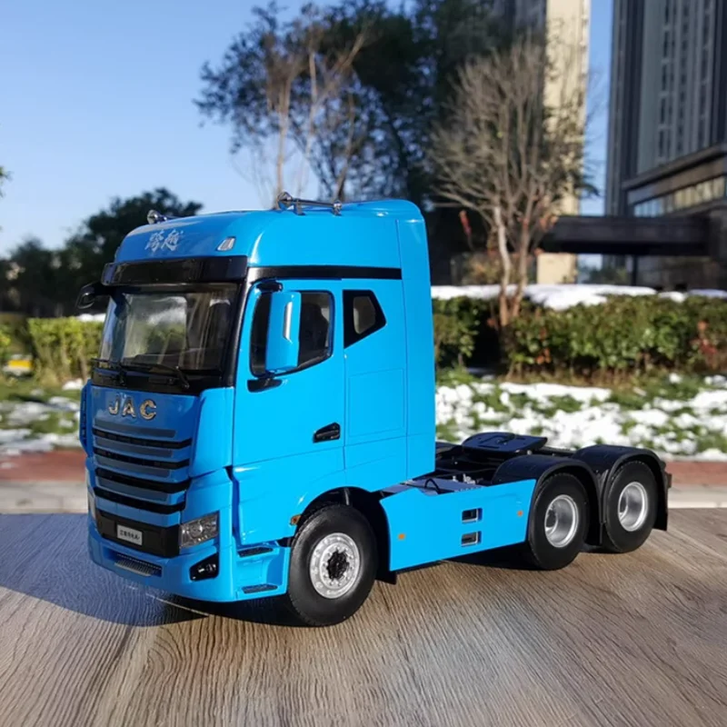 JAC Gelfa K7 K Series 1:24 Diecast Model 2 JAC Gelfa K7 K Series 1:24 Diecast Model - Image 2