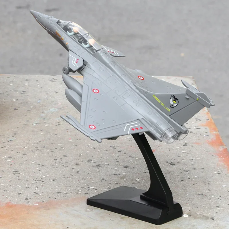 Diecast Military Rafale Fighter Jet Model 2 Diecast Military Rafale Fighter Jet Model - Image 2